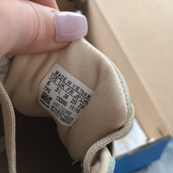 Adidas Super Star size 5 - Picture 7 of 7